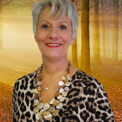 Prof. Andrea Pach